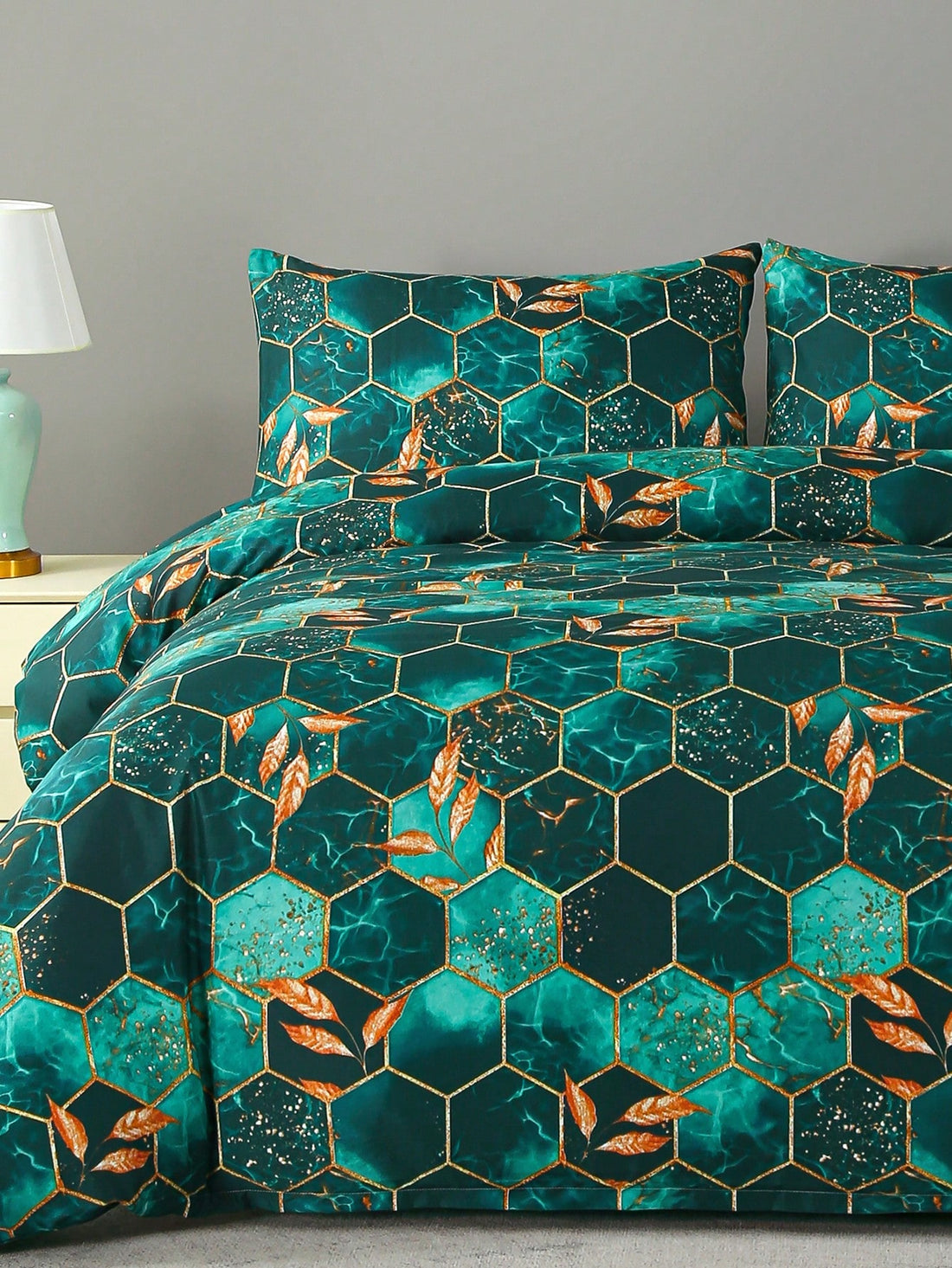 This Traditional Printed Bedding Duvet Cover Set features a beautiful Geometric Floral Style that will enhance the look of your bedroom. Made with high-quality materials, this set will provide comfort and style all in one. Complete your bedroom with this elegant and timeless duvet cover set.