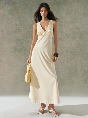 Step into sunshine with this playful light yellow dress, perfect for brightening your spring and summer days. Featuring a flirty backless design and a ruched hem that adds a fun twist, it’s made to keep you cool and stylish. Whether you’re out for brunch or dancing under the sun, this dress brings effortless charm to your warm-weather wardrobe.