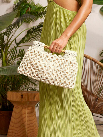 Add a pop of fun to your daily look with this trendy women's casual hollow-out woven clutch. Its unique woven design keeps things airy and light, while the hollow-out pattern adds a charming touch of texture. Perfect for carrying your essentials whether you're out on the town or just running errands, this clutch blends style and casual cool effortlessly. Easy to pair with any outfit, it’s your new go-to for playful, everyday chic.