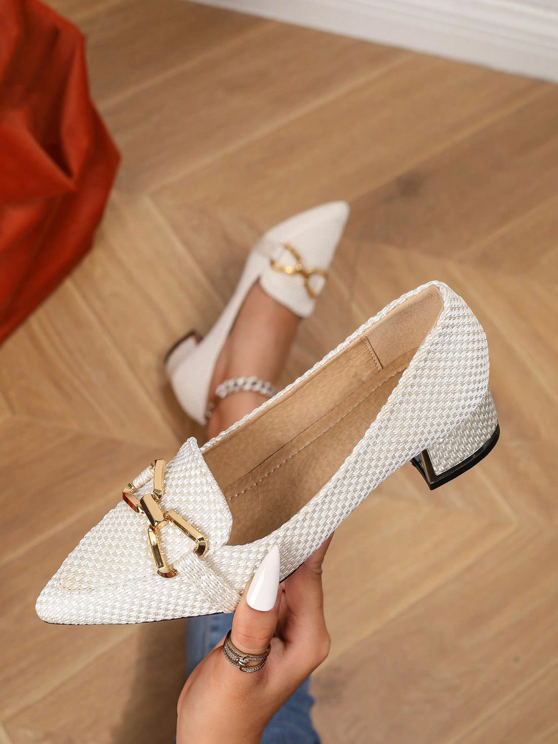 Step out in style with these trendy women's pointed toe Mary Jane loafers! Featuring a chic metal buckle and a comfy flat sole, they’re perfect for adding a playful twist to any casual outfit. Whether you're heading to brunch or a stroll in the park, these versatile shoes keep you looking sharp and feeling great all day long.