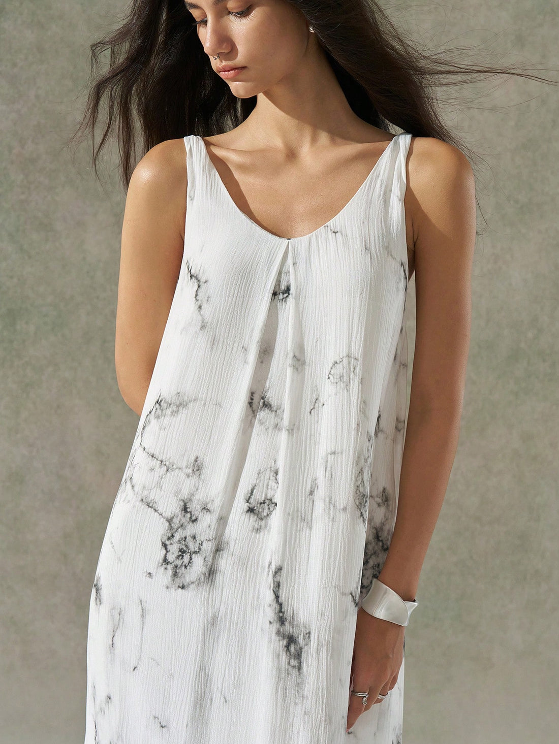 Step into spring and summer with this playful ruched maxi skirt, designed to brighten your wardrobe with its vibrant print and flattering silhouette. Perfect for sunny days and breezy evenings, it combines comfort and style effortlessly, making every outing feel like a fresh adventure.