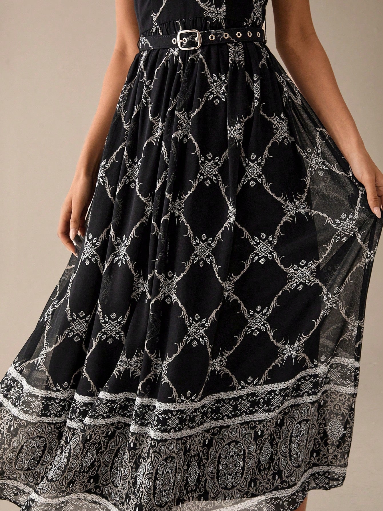 Step out in style with this Retro Floral Sleeveless Dress, designed to bring a splash of vintage charm to your urban wardrobe. The playful floral pattern pairs perfectly with the sleek metal waist belt, cinching your silhouette for an effortlessly chic look. Lightweight and breezy, it’s your go-to dress for sunny days and spontaneous adventures. Embrace your inner fashionista with a dress that’s as fun as it is fabulous!