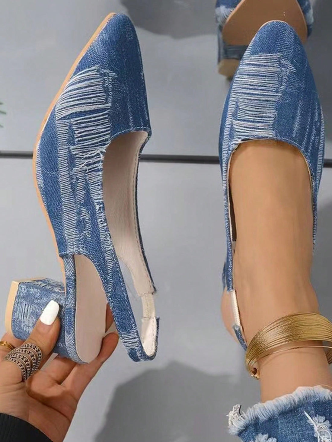 Elevate your style with these versatile pointed-toe high heeled sandals for women. With a chic and stylish design, these sandals are perfect for any occasion. The pointed-toe offers a sophisticated touch while the high heel adds elegance. Make a statement with these fashionable sandals that are perfect for any outfit.