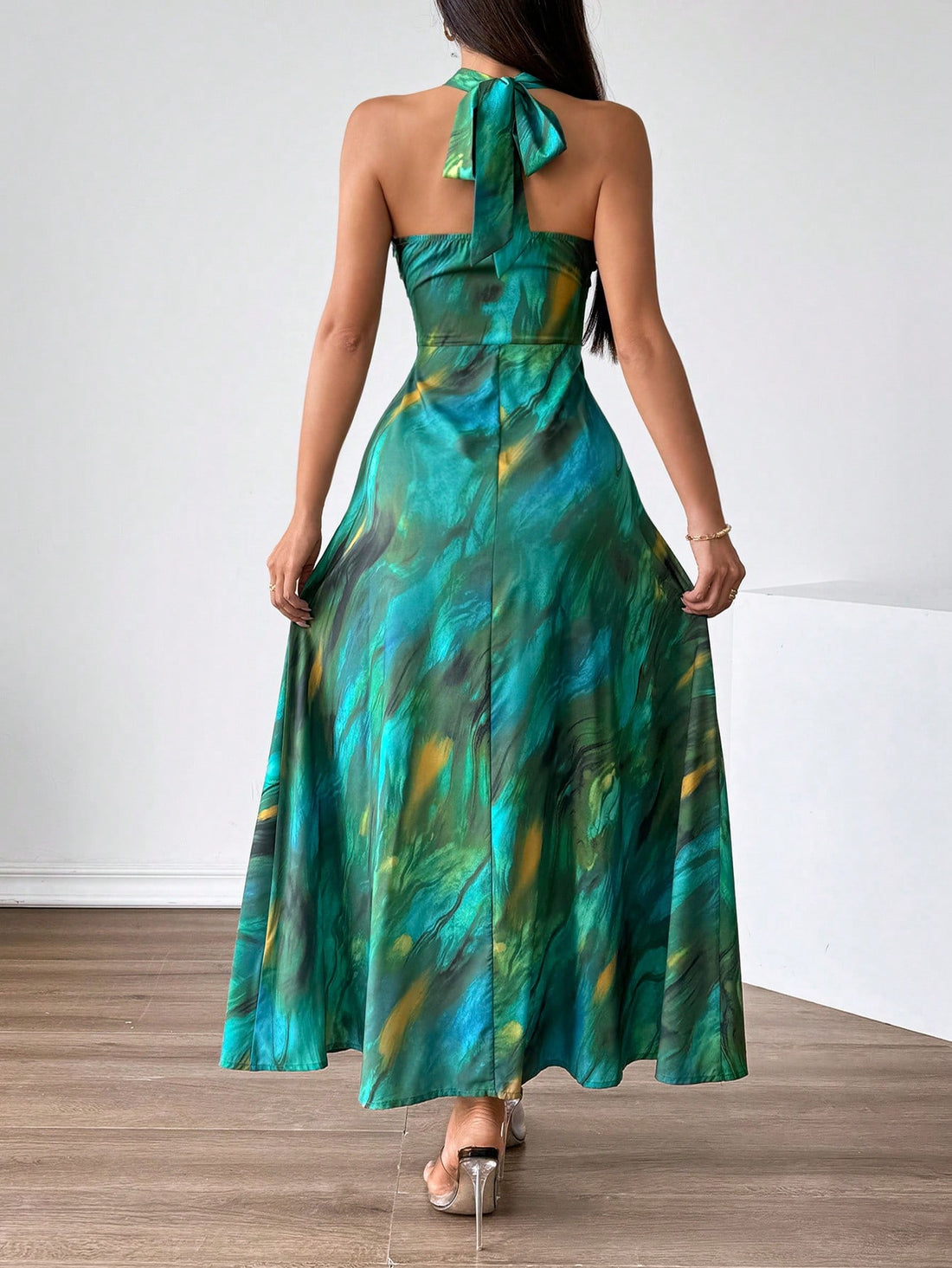Get ready to turn heads with our Vintage-Inspired Tie-Dye Floral Print Dress! Perfect for casual summer days, this dress is both comfortable and stylish. Embrace your playful side with the quirky tie-dye and floral print design. Stand out and make a statement in this must-have dress!