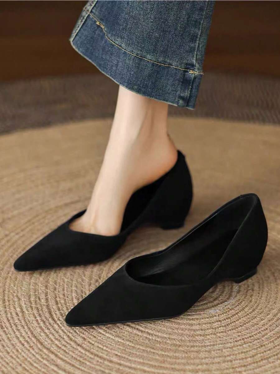 Step into timeless sophistication with these vintage-inspired brown pointed toe flats. Featuring chic French color blocking details, they effortlessly transition from office to evening with understated elegance. The sleek pointed silhouette elongates your leg while the flat sole keeps you comfortable all day long. Perfect for anyone who appreciates classic style with a modern twist, these pumps are your go-to for creating polished, put-together looks year-round. A wardrobe essential that proves less is more