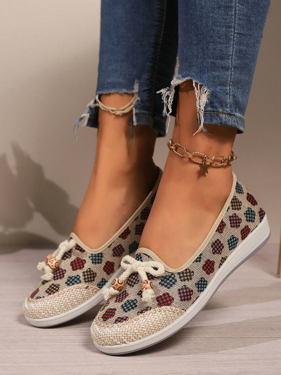 These vintage embroidered floral knitted flat shoes are not only stylish and unique, but also lightweight and comfortable for year-round activities. The intricate floral embroidery adds a touch of elegance, while the breathable knit material ensures all-day comfort.