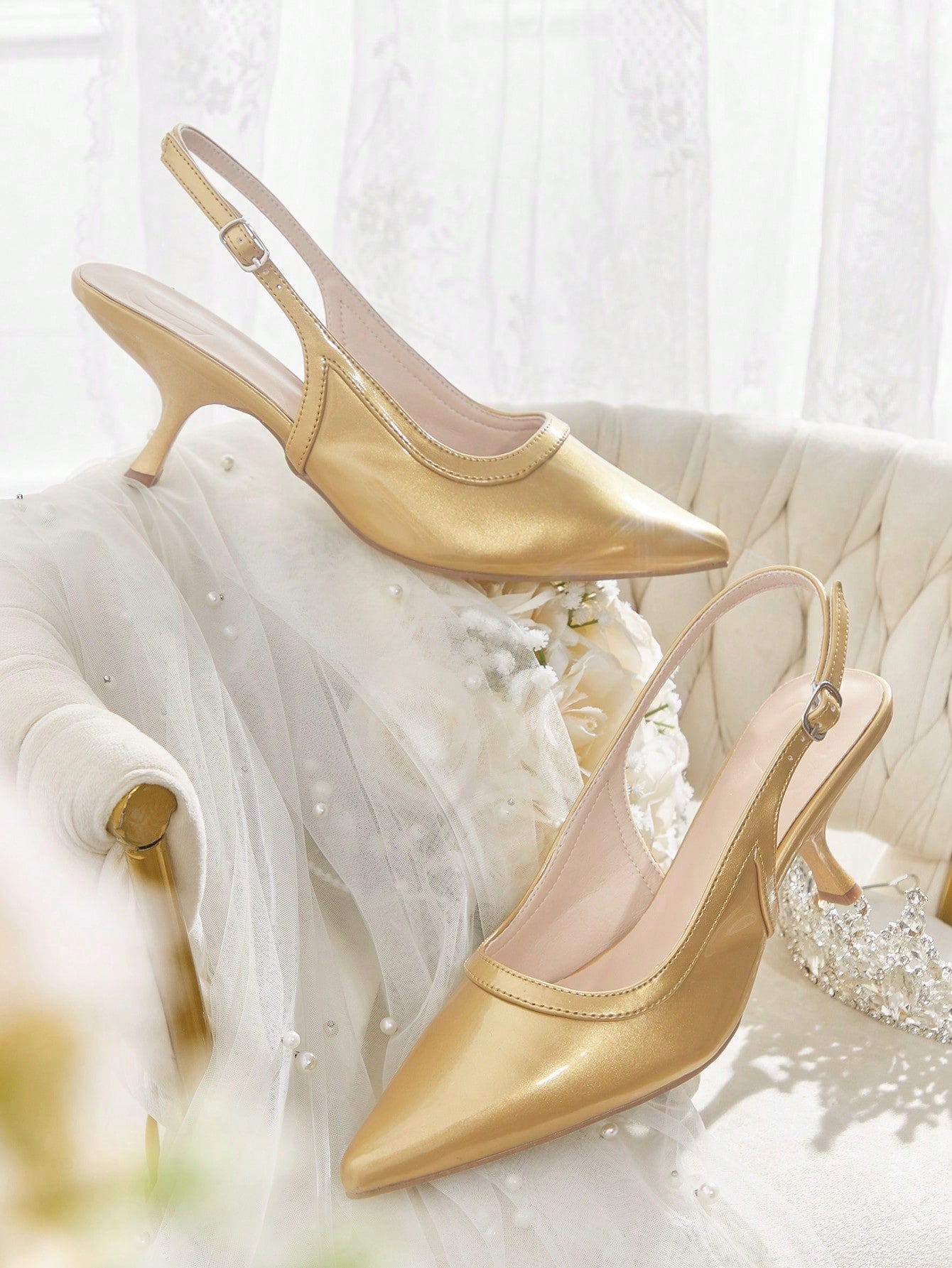 These Vintage Embroidered Pointed Toe High Heel Pumps are perfect for adding an elegant touch to any outfit. With their vintage embroidery and pointed toe design, they exude sophistication and style. The high heel adds height and elongates the legs for a flattering look. Elevate your style with these beautifully crafted pumps.