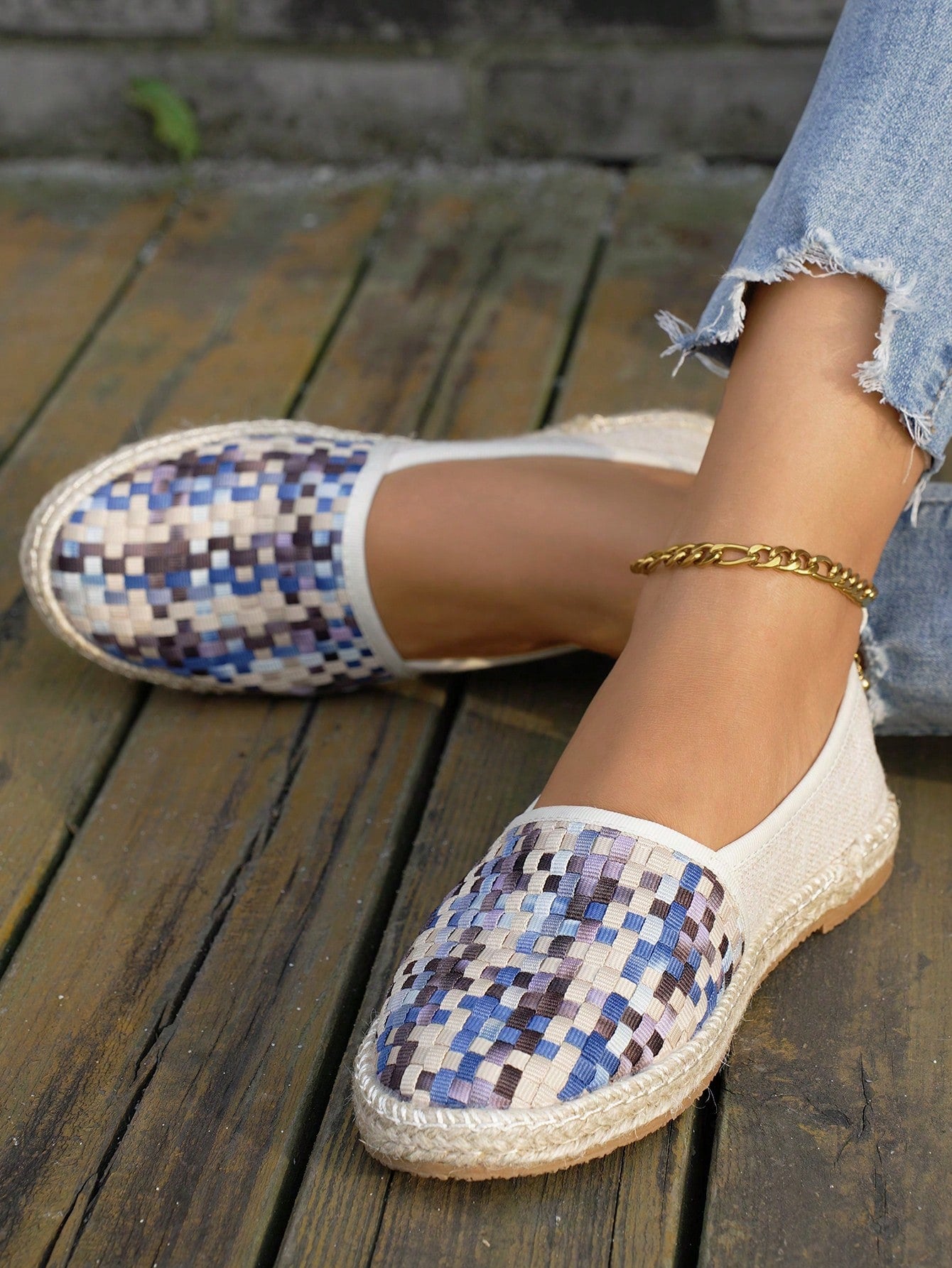 These vintage fisherman style slip-on shoes offer the perfect combination of comfort and style. Crafted with a classic design, these shoes are perfect for any occasion. With their slip-on feature, they provide convenience and ease of wear. Step into timeless style and unbeatable comfort with these shoes.