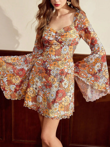 Introducing your new spring and summer companion - the Vintage Floral Print Flare Sleeve Dress! With its nostalgic print and playful flare sleeves, this dress is sure to add a touch of whimsy to your wardrobe. Perfect for picnics, garden parties, or just strolling in the sun.