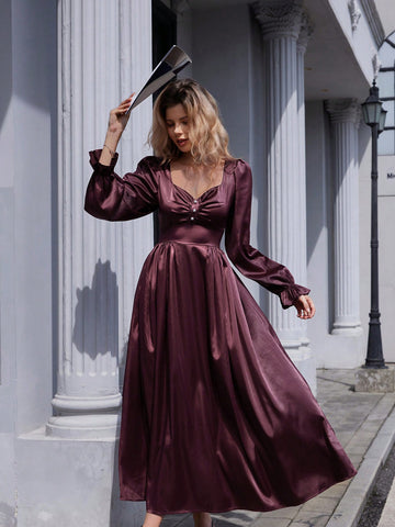 Step into timeless charm with this vintage French style dress featuring playful puff sleeves and a flattering cinched waist. The delicate metal buttons add just the right touch of elegance, making it perfect for breezy afternoons or stylish evenings out. Embrace classic romance with a fun twist!