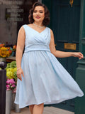 Add some retro elegance to your wardrobe with this vintage-inspired plus size sundress. The sleeveless design is perfect for warm weather, while the pleated jacquard and umbrella hem add a touch of sophistication. Whether you're strolling through a garden party or dancing under the stars, you'll look and feel effortlessly chic.