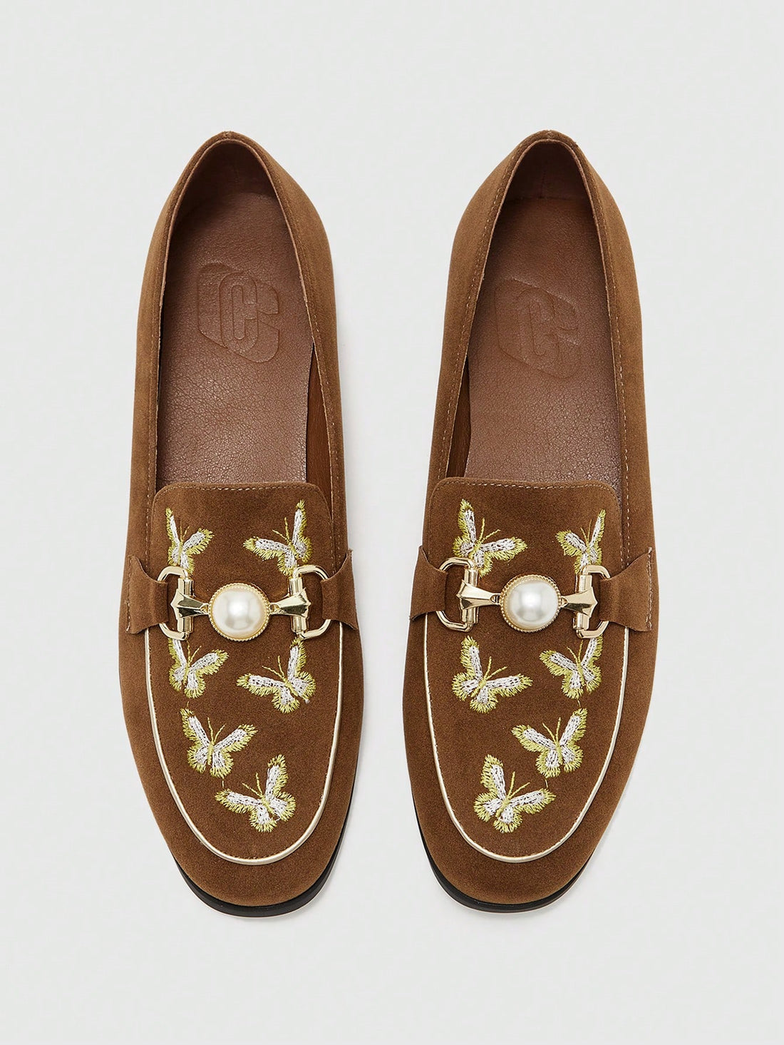 Step out in style and comfort with these playful flat casual shoes designed just for women. Featuring a charming bowknot detail and a stylish round toe, they add a fun touch to any outfit. Perfect for all-day wear, these flats combine ease and elegance effortlessly.