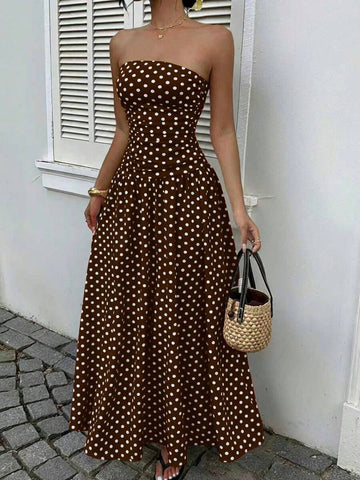 This Women's Cream and Yellow Textured Knit Dress features a soft botanical palette and a refined weave to ensure your summer style remains effortlessly chic.