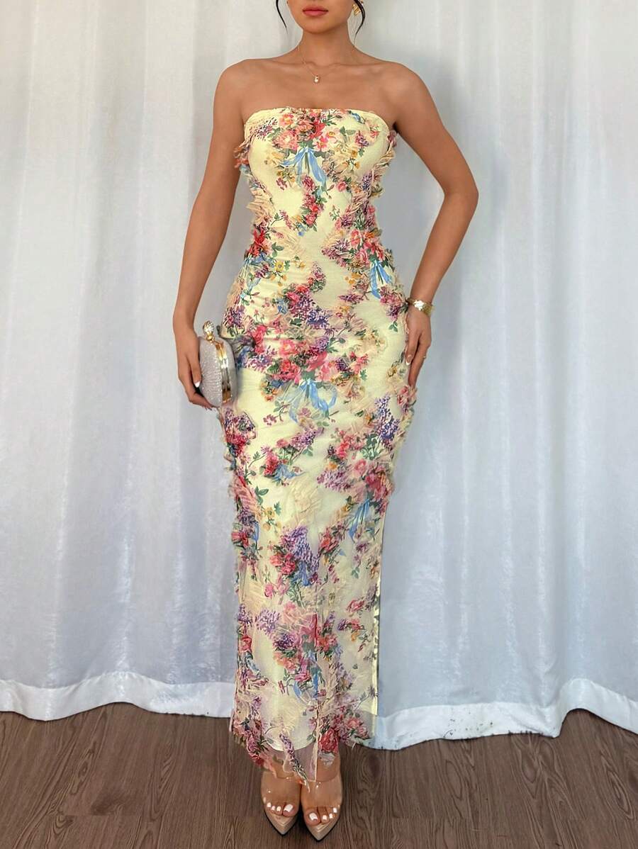 Turn heads with this Women's Elegant 3D Mesh Print Bodycon Dress! The playful 3D mesh print adds depth and fun, while the ruched waist flatters your figure perfectly. A daring slit detail gives just the right touch of sass, making it the go-to dress for nights out or special occasions. Get ready to feel confident and stunning!