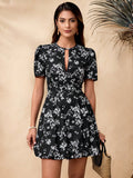 Flaunt your romantic side in our Women's Elegant Ditsy Floral Fitted Dress. With its delicate ditsy floral print and figure-hugging fit, this dress is perfect for special occasions. Make a statement and turn heads with this elegant and playful dress.