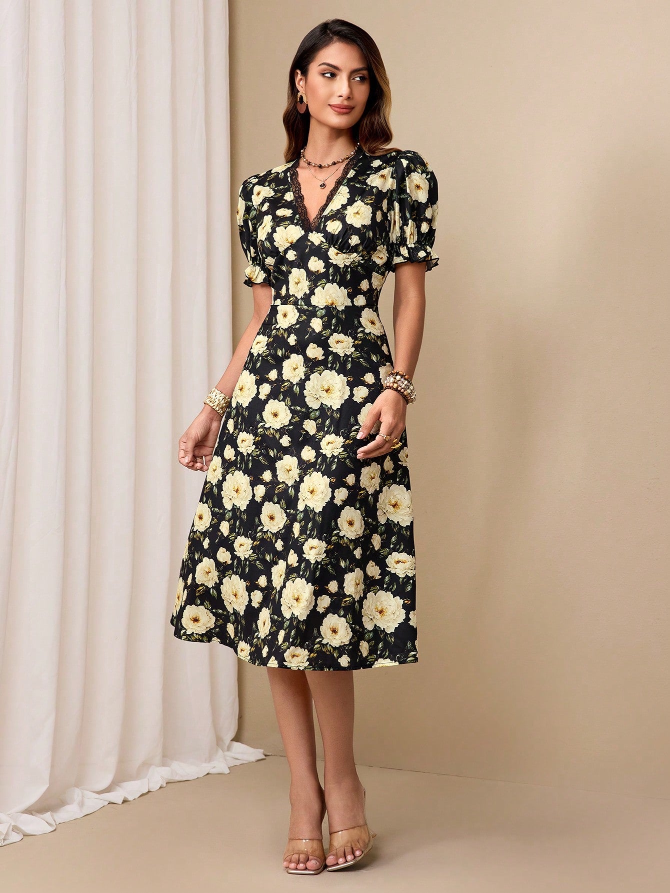 Introducing the Women's Elegant Floral Dress - a timeless style that's perfect for every occasion! This stunning dress features a beautiful floral print that will make you stand out in a sea of solid colors. Its elegant design is both classy and versatile, making it a must-have in your wardrobe.