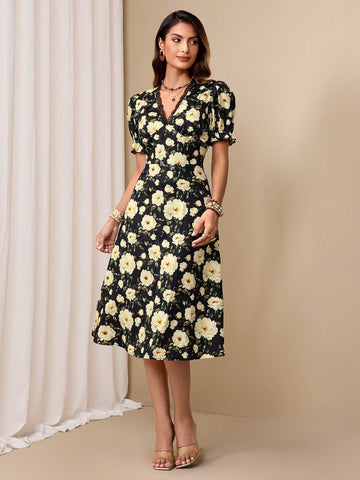Introducing the Women's Elegant Floral Dress - a timeless style that's perfect for every occasion! This stunning dress features a beautiful floral print that will make you stand out in a sea of solid colors. Its elegant design is both classy and versatile, making it a must-have in your wardrobe.