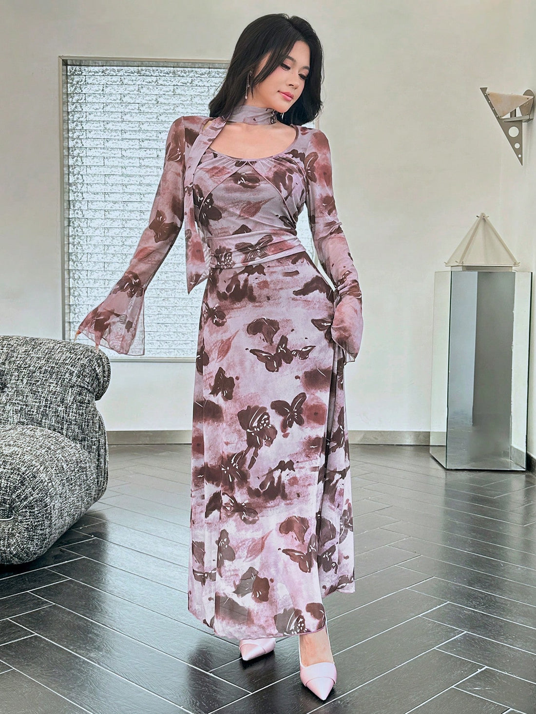 Get ready to rock the butterfly trend with our Women's Elegant Tie-Dye Butterfly Print Maxi Dress! Perfect for spring and summer, this dress features flowing bell sleeves and a beautiful tie-dye print. Keep it chic and playful all season long!