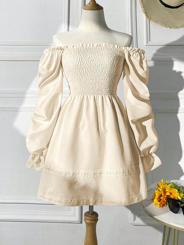 This mini dress is perfect for spring with its flutter trim and off-shoulder design. Stand out in a playful and flirty way with this dress that's sure to turn heads. Stay on-trend and feel confident all season long!