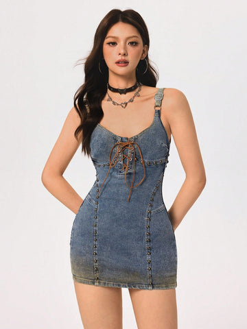 Turn heads with this Women's Retro Denim Camisole Dress, where classic American style meets a sexy, fitted silhouette. Perfect for those who want to flaunt their curves with a playful, vintage vibe. Easy to dress up or down, this denim dress is your new go-to for casual outings or fun nights out. Embrace a timeless look that never goes out of style!