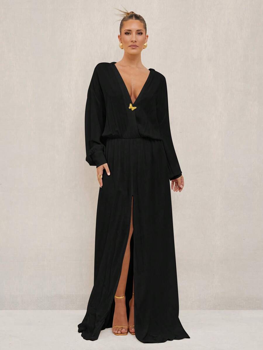 Slip into the perfect mix of sass and sophistication with this rust brown maxi dress. The long sleeves and deep V-neck add a flirty touch, while the high slit brings just the right amount of wow. Whether you're swaying at a garden party or turning heads on a dinner date, this dress promises effortless elegance with a playful twist.