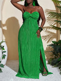 Get ready to turn heads on your next vacation with our Women's Vacation Dress! Featuring a sexy slit chest cup and a unique twist back strap design, this dress is a must-have for beach days and nights out. Feel confident and stylish while soaking up the sun, and let our dress bring out your playful side!