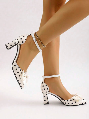 Experience the breathtaking fusion of mid-century cinematic heritage and sharp, modern architectural tailoring. This stunning polka dot ensemble is meticulously designed for the woman who values a high-fashion, "quiet luxury" approach to professional and casual shoes—the ultimate centerpiece for prestigious business meetings, exclusive weekend brunches, and high-authority urban retreats.