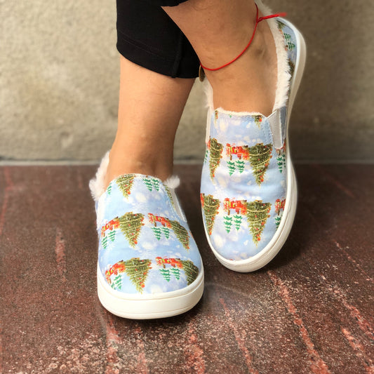 Stay stylish and comfortable in Festive Feet Women's Christmas Tree Print Canvas Shoes. With a casual slip-on design, these lightweight shoes feature a plush lining and are perfect for outdoor wear. Step into comfortable, festive fashion.