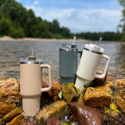 Elephant Car Stainless Steel Tumbler: A Stylish and Insulated Travel Companion for Your Year-Round Refreshments