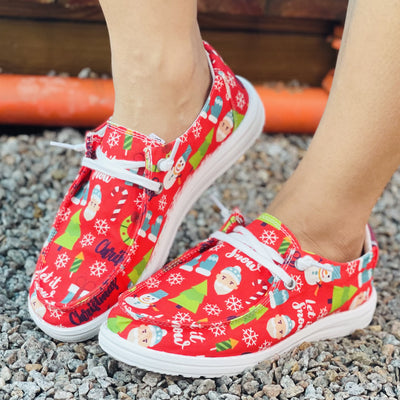 Festive Joy: Women's Red Christmas Pattern Canvas Shoes - Casual Lace-Up Outdoor Shoes for Lightweight Comfort