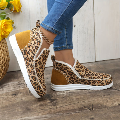 Cozy and Stylish: Women's Leopard Print Fuzzy Slip-On Shoes - Perfect for Winter