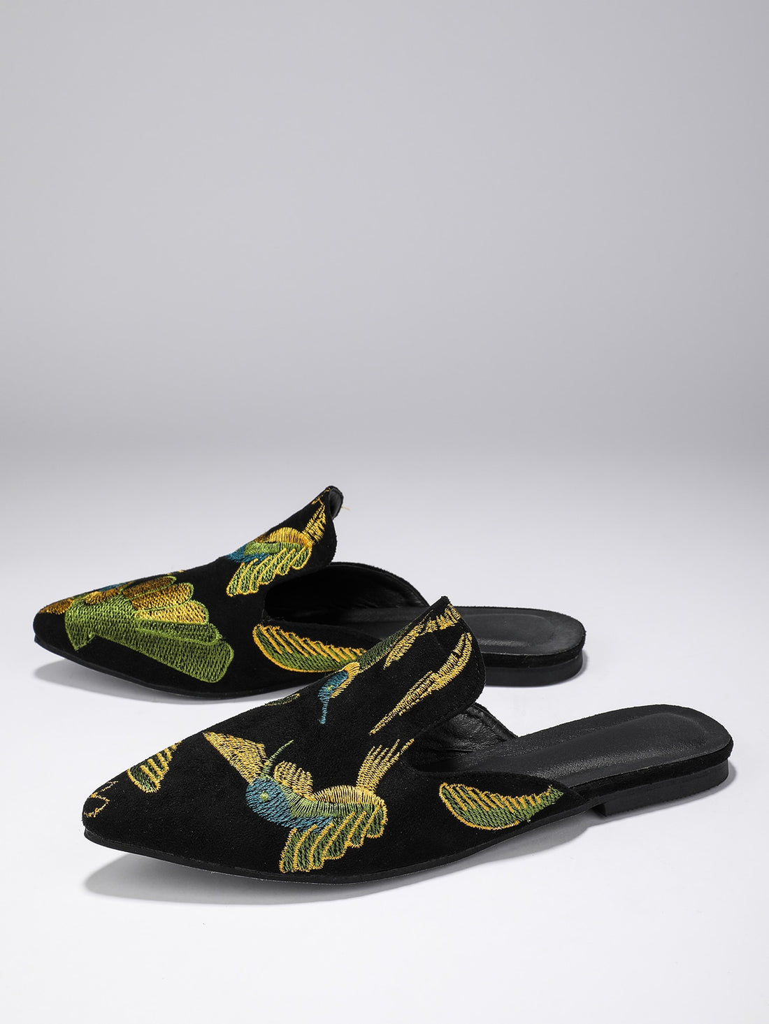 Introducing the must-have for fashionable women: Chic and Stylish Bird Embroidered Mules Flat <a href="https://canaryhouze.com/collections/women-canvas-shoes" target="_blank" rel="noopener">shoe</a>. These flats feature unique bird embroidery that adds a touch of elegance to any outfit. With a comfortable fit and modern design, these mules are perfect for any occasion. Upgrade your wardrobe today!