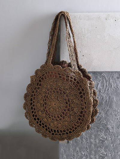 Summer Chic: Scallop Trim Straw Bag for Beach Vacation