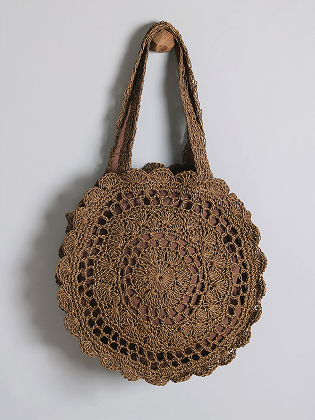 Elevate your beach vacation style with our Summer Chic: Scallop Trim Straw <a href="https://canaryhouze.com/collections/canvas-tote-bags" target="_blank" rel="noopener">Bag</a>. Made with high quality straw material and featuring a unique scallop trim, this bag effortlessly combines fashion and function. Perfect for carrying your beach essentials with a touch of elegance.