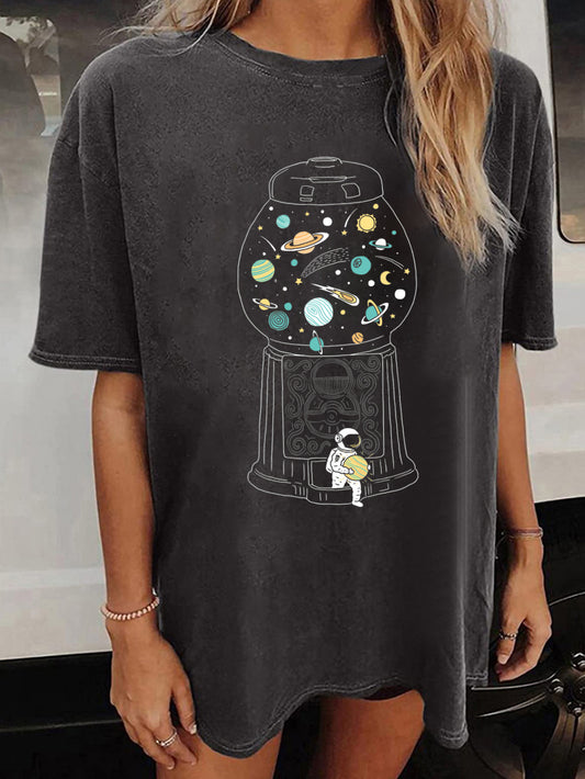 This fashion-forward t-shirt features a classic crew neck design, with a retro spaceship print and casual drop shoulder for a unique look. Crafted from lightweight yet durable fabric, this short sleeve design is perfect for staying comfortable in the summer heat. A must-have for women's clothing collections!