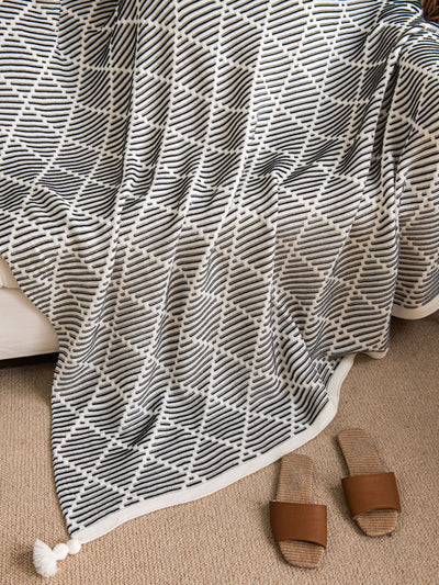 Cozy Up in Style: Nordic Fabric Striped Geometric Pattern Throw Blanket with Tassel Decor for Couch and Bed