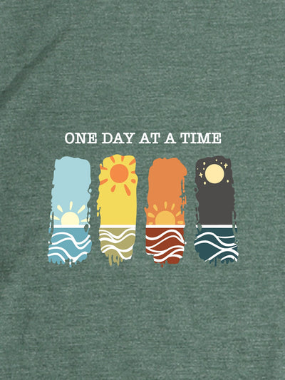 Embrace the Sun with this Chic Slogan Graphic Tee