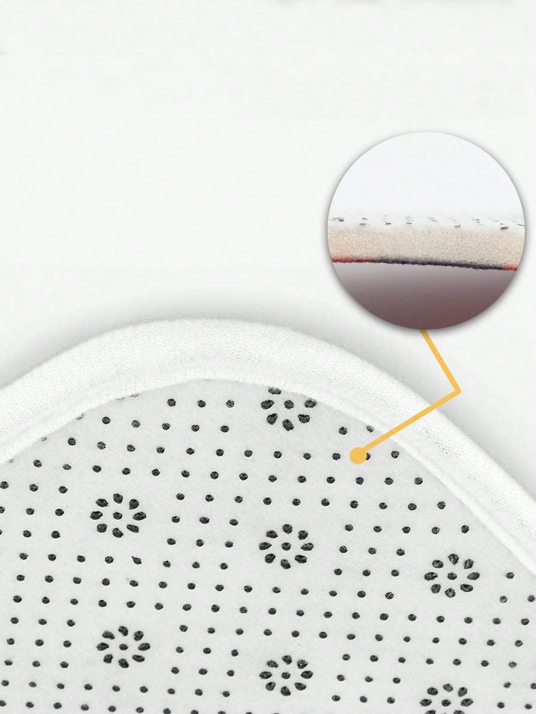 Transform your bathroom with this Leaf Pattern <a href="https://canaryhouze.com/collections/shower-curtain" target="_blank" rel="noopener">Shower Curtain</a> and Bath Mat Set. Made with modern, waterproof polyester, it's the perfect addition to any bathroom. Keep your floors dry and stylish with this elegant set.