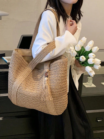 Summer Chic: Large Capacity Straw Bag with Tassel Decor - Ideal for Beach Travel and Vacation