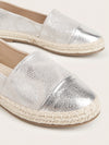 Shimmery Chic: Women's Metallic Slip-On Flats for a Stylish Summer Vacation