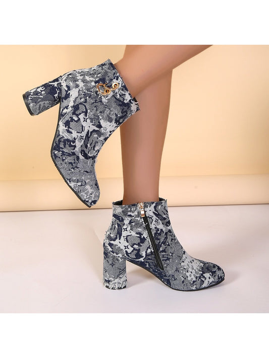 With a sleek and modern design, these Women's Chunky Heel Outdoor <a href="https://canaryhouze.com/collections/women-boots" target="_blank" rel="noopener">Boots</a> offer both style and functionality. The chunky heel provides stability and support, while the durable material allows for outdoor wear. Perfect for the fashion-forward woman who values practicality.