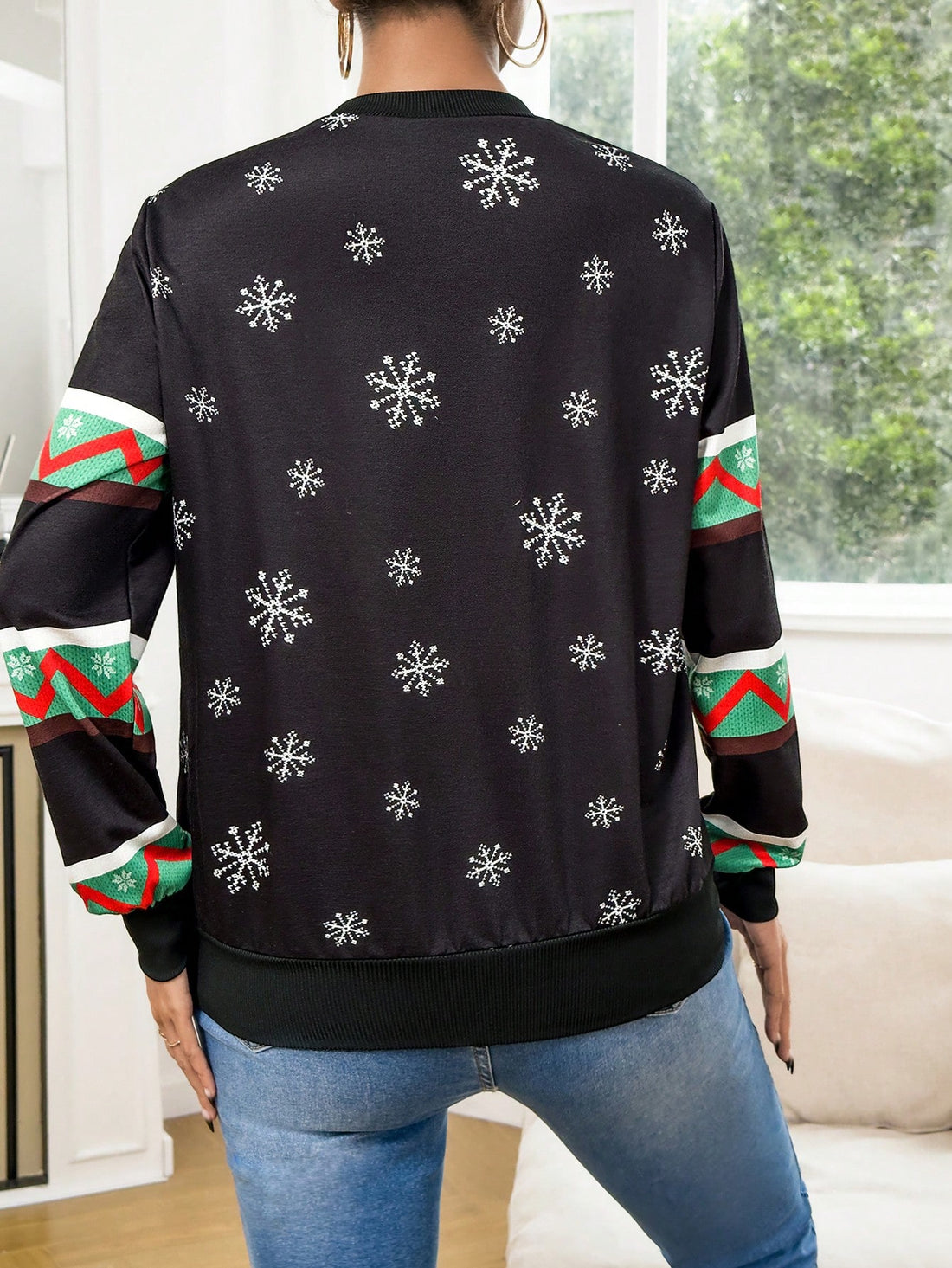 "Get into the holiday spirit with our Cozy Christmas Vibes sweatshirt! Made with high-quality material, this festive print tassel sweatshirt will keep you warm and stylish this winter. The cozy vibes and fun tassel details make it perfect for any holiday occasion. Spread the holiday cheer with this must-have sweatshirt."