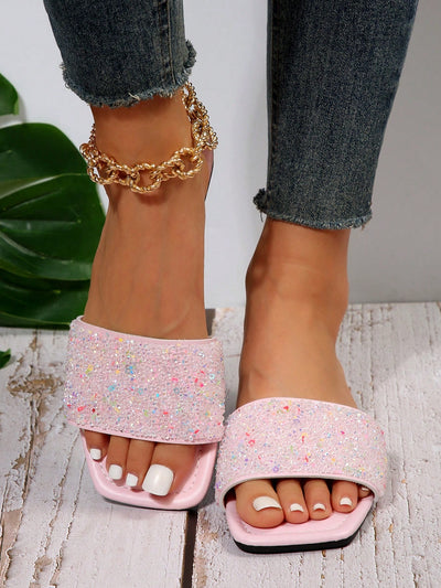 Sparkling Summer: Women's Plus Size Flat Sandals with Rhinestone Embellishment