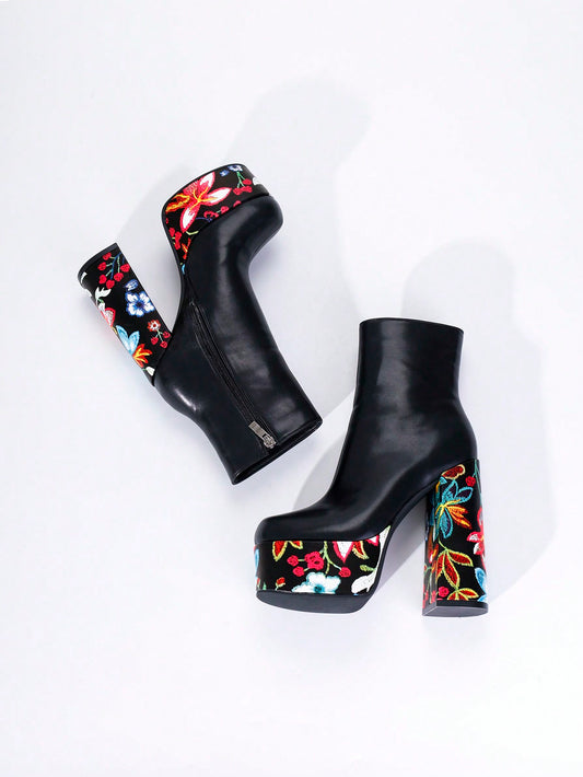 Make a stylish statement with these elegant printed short boots. Featuring a waterproof platform with a side zipper, these shoes will become a fashionable staple of your wardrobe. The perfect accessory for any outfit, trust these stylish and durable boots to take your style to the next level.