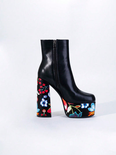 Elegant Printed Short Boots: Stylish Waterproof Platform with Side Zipper for Fashionable Women's Clothing