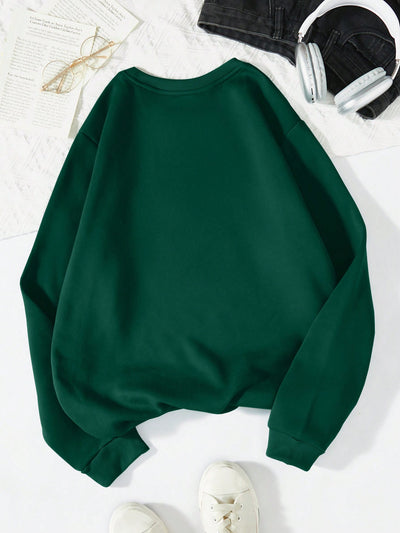 Cozy Christmas: Festive Thermal-Lined Sweatshirt for a Stylish Winter Look