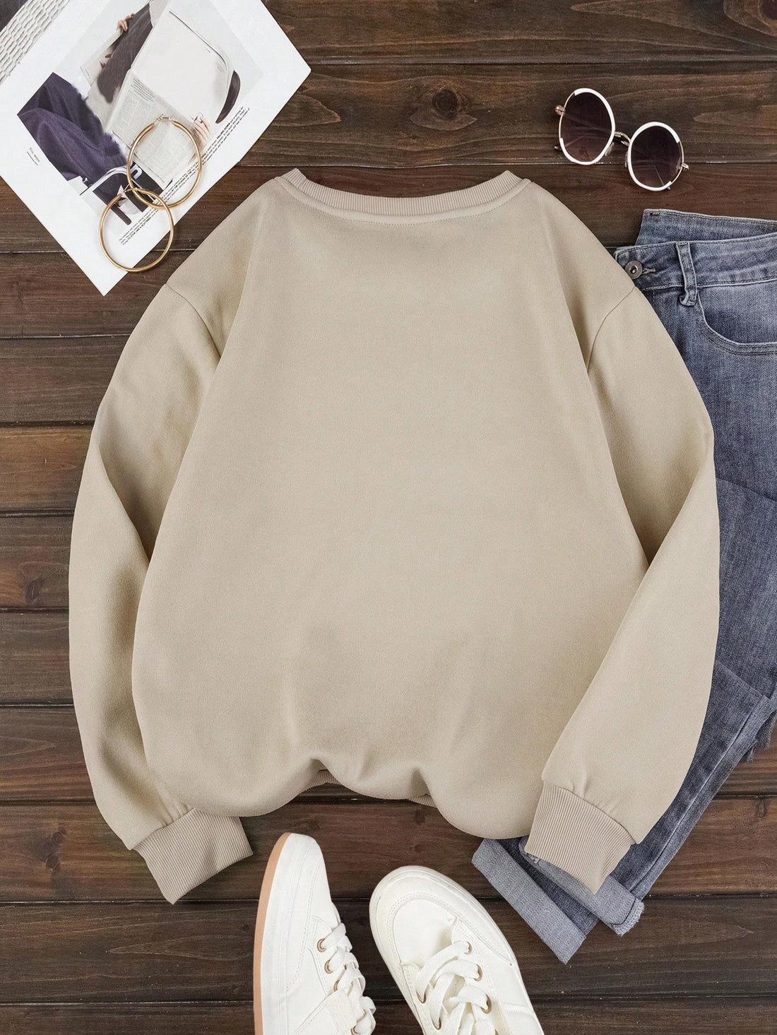 Stay warm and stylish in our Cozy and Cute sweatshirt. The thermal lining ensures maximum warmth, while the fun cartoon slogan adds a touch of personality. With a comfortable fit and playful design, this sweatshirt is perfect for any casual occasion.