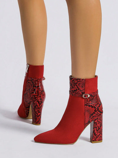 Chic & Stylish: Chunky Heeled Women's Outdoor Boots with Ornamental Buckle