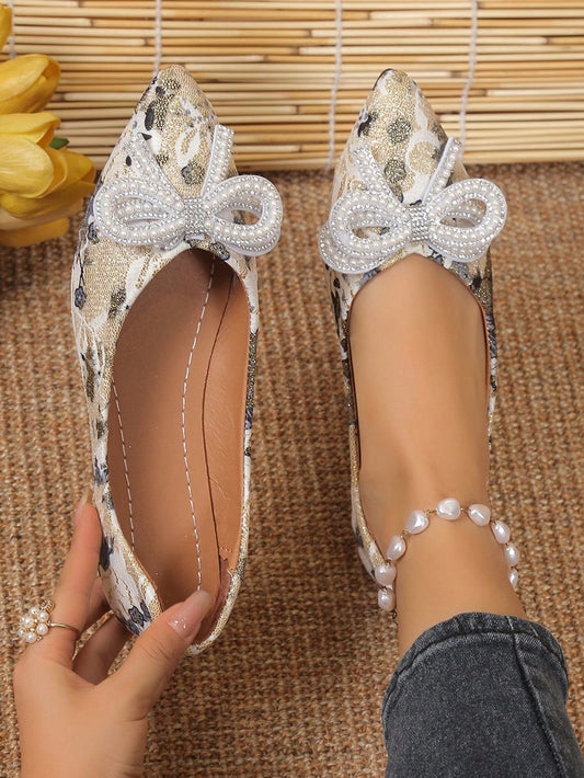 Chic and Stylish: Women's Pearl Bow Pointed Toe Flats