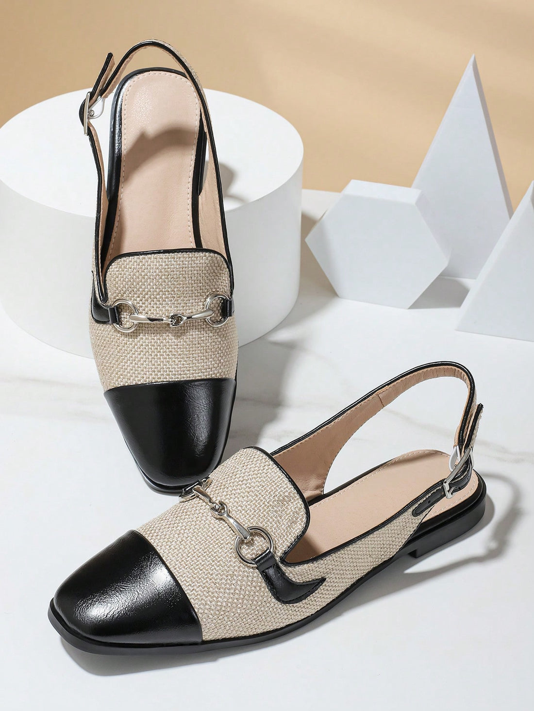 Introducing the Chic and Comfy Women's Flat Shoes: combining timeless style with unbeatable comfort. These versatile shoes are perfect for any occasion, with a classic design that will never go out of fashion. Experience chic elegance and all-day comfort like never before.